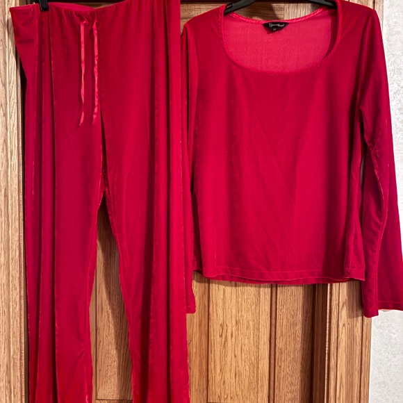 Pajama set - Picture 2 of 4